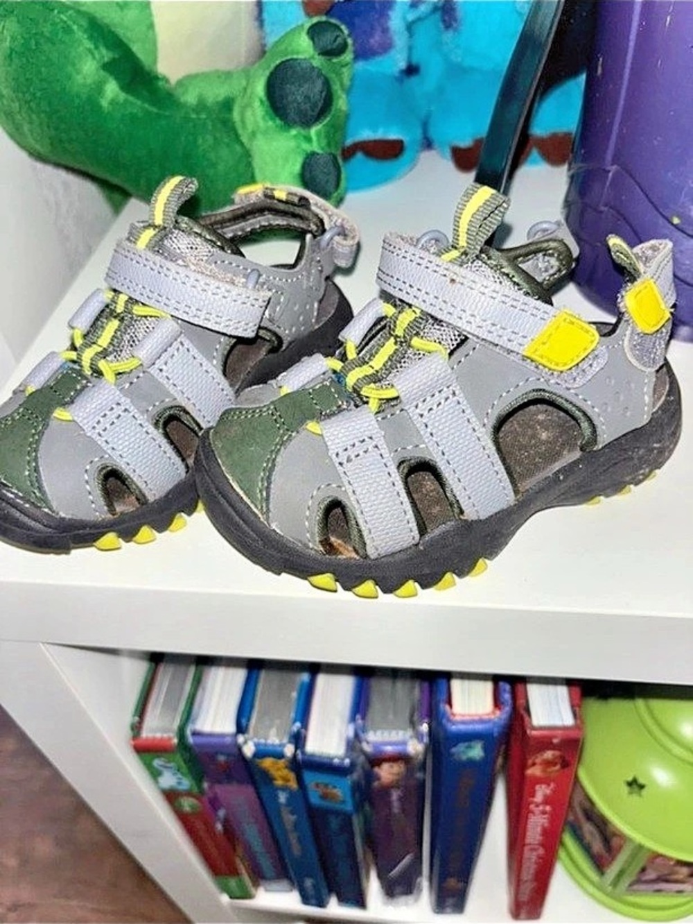 Kids Gray & Black Sport Sandals Like New